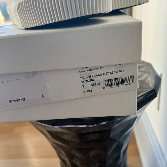 MONCLER Glisserie Logo Canvas Low-Top Sneakers - Picture 11 of 12